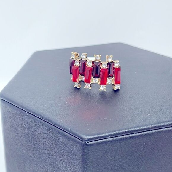 Red Baguette Crystal Rhinestone Gold Band Ring - Picture 5 of 7